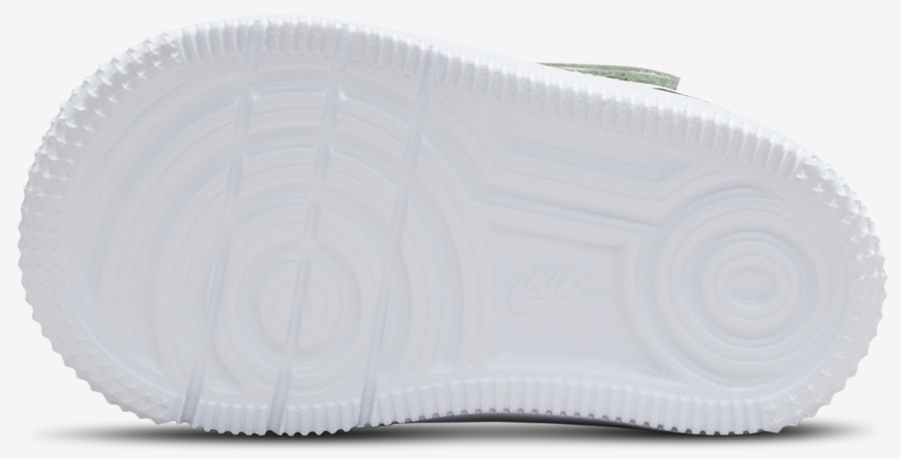Nike Air Force 1 Low EasyOn Image 5 of 5. Tap to open photo gallery.