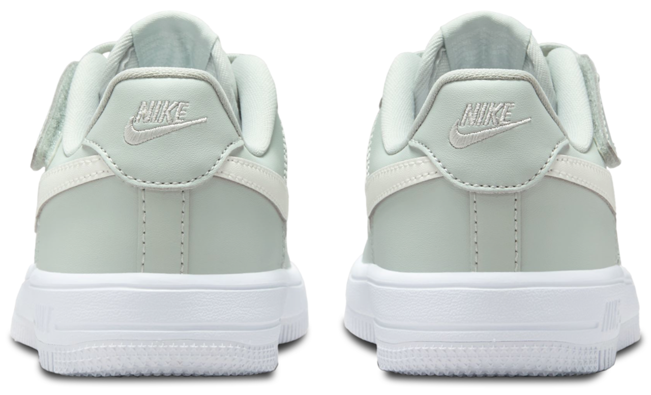 Nike Air Force 1 Low EasyOn Image 3 of 5. Tap to open photo gallery.