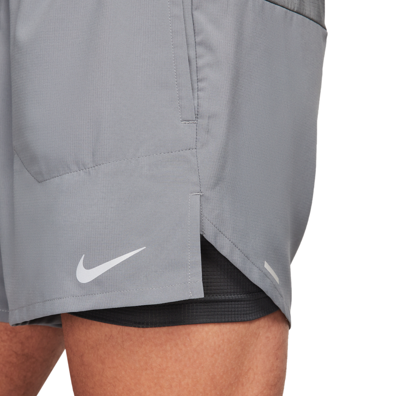 Nike Dri-FIT STRIDE 2IN1 5IN Shorts Image 5 of 5. Tap to open photo gallery.