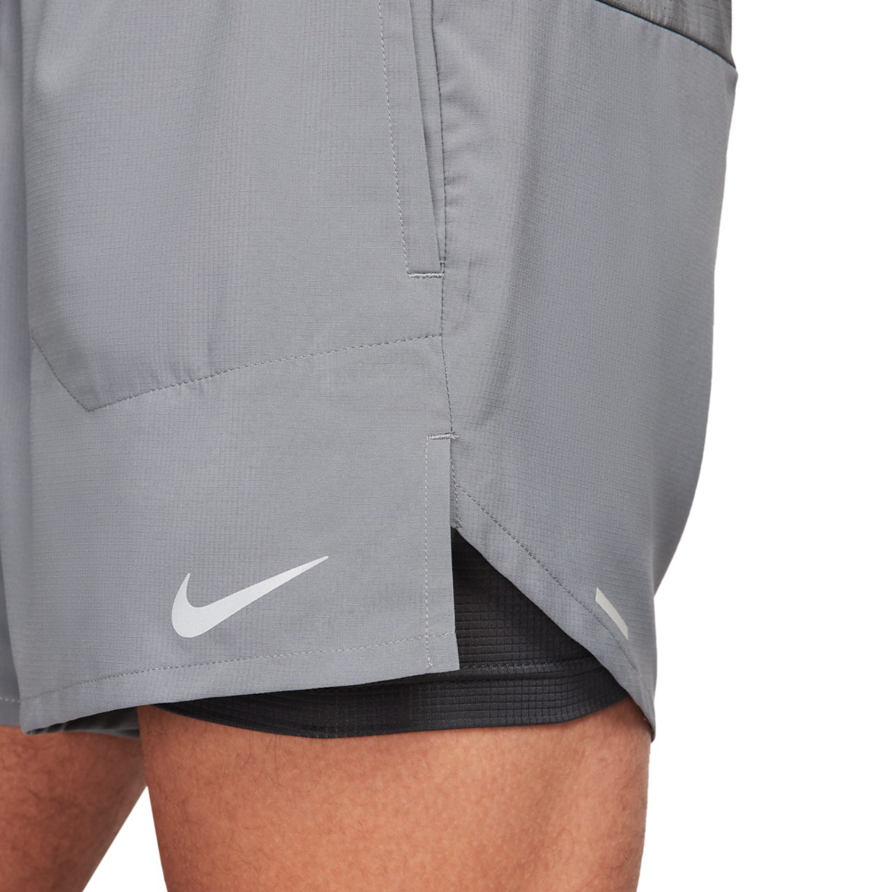 Nike Dri-FIT STRIDE 2IN1 5IN Shorts Image 5 of 5. Tap to open photo gallery.