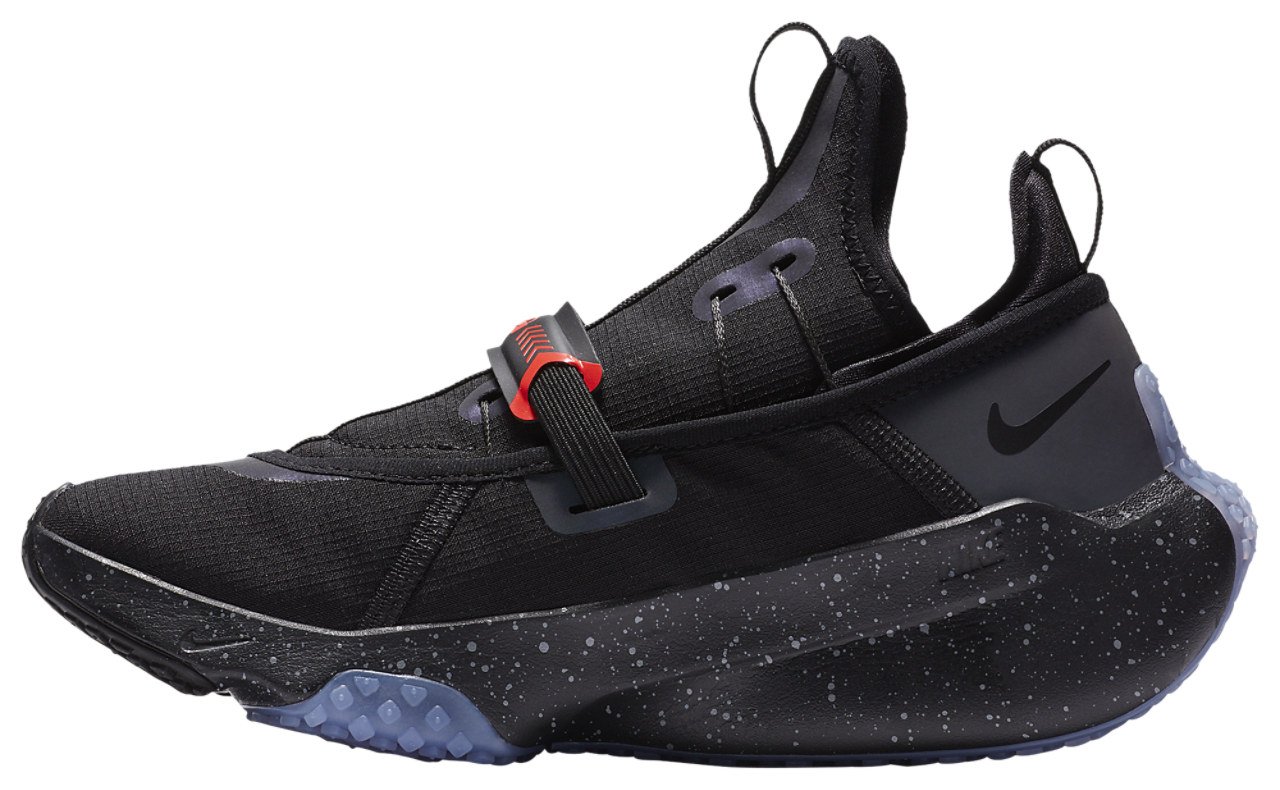 Nike Air Zoom Traverse Image 2 of 5. Tap to open photo gallery.