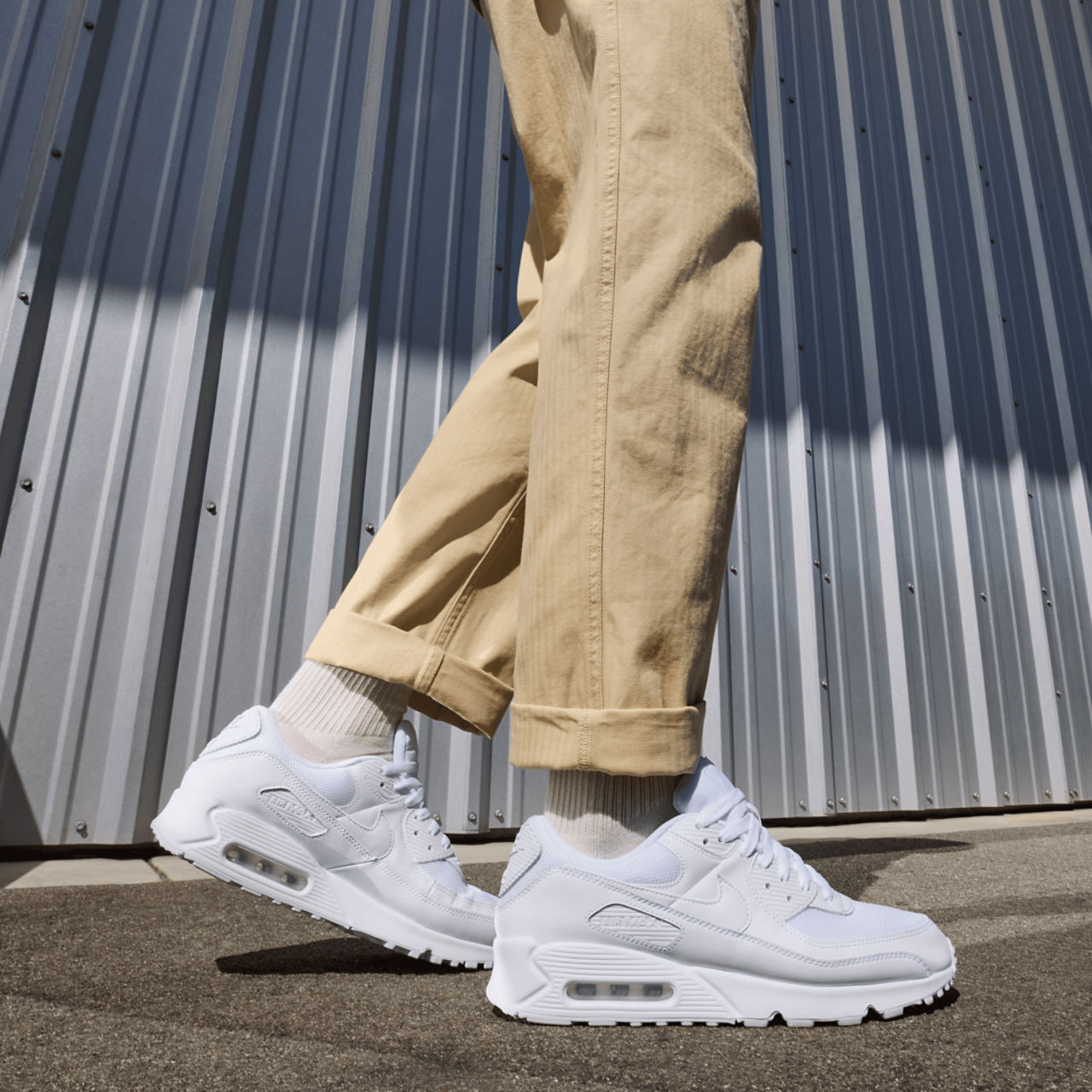 Nike Air Max 90 Image 7 of 8. Tap to open photo gallery.