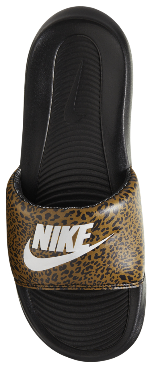 Nike Victori One Slides Image 4 of 6. Tap to open photo gallery.
