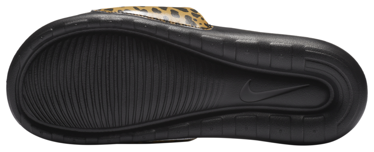 Nike Victori One Slides Image 5 of 6. Tap to open photo gallery.