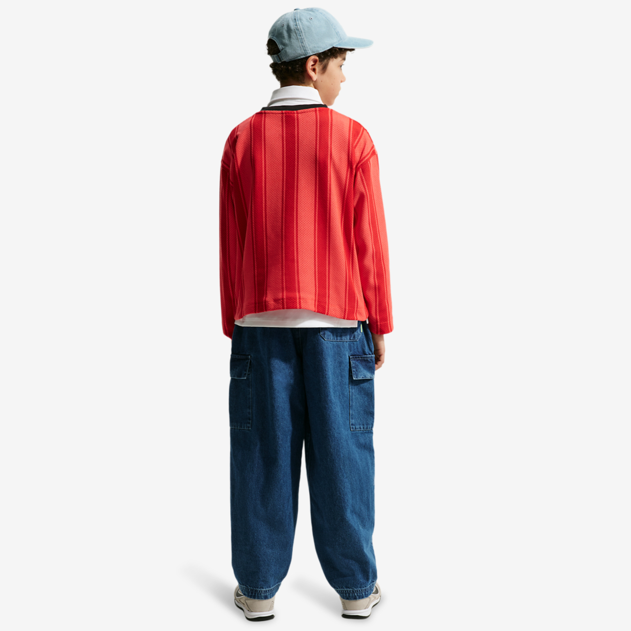 Nike NSW Denim Cargo Pant Image 4 of 5. Tap to open photo gallery.