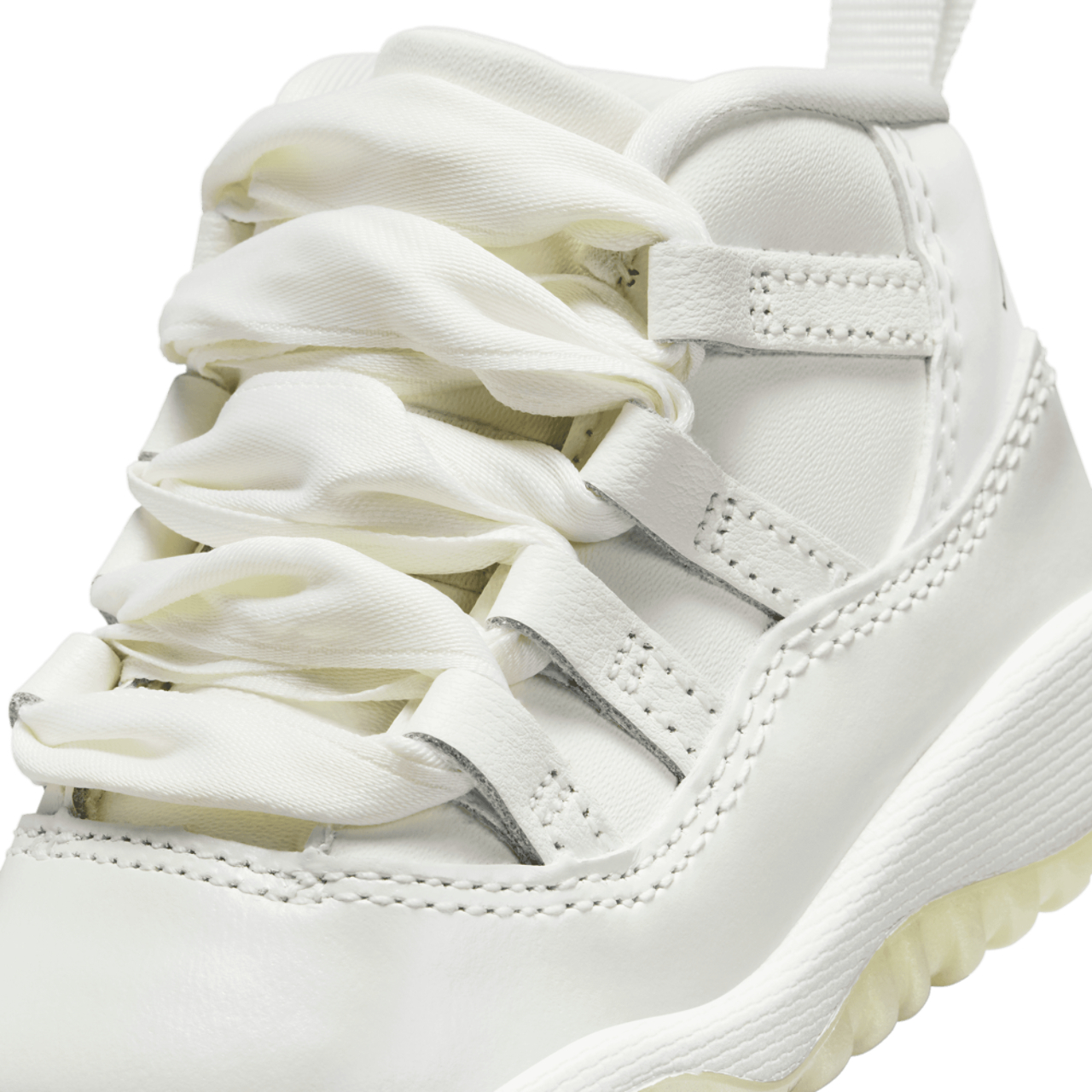 Jordan Retro 11 Image 7 of 7. Tap to open photo gallery.