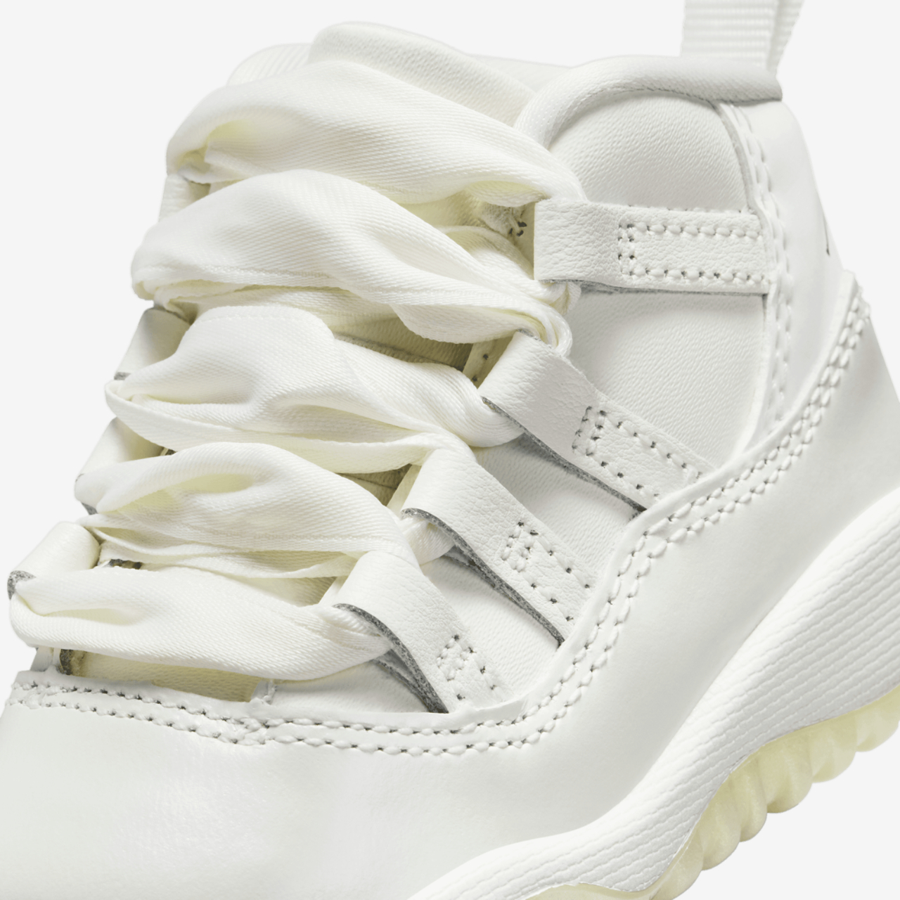 Jordan Retro 11 Image 7 of 7. Tap to open photo gallery.