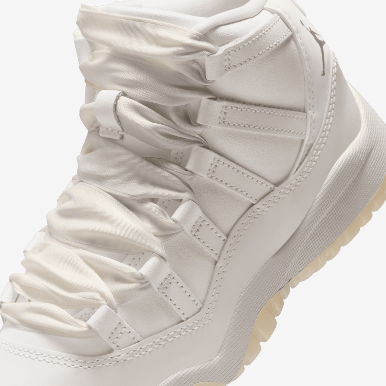Jordan Retro 11 Image 7 of 8. Tap to open photo gallery.