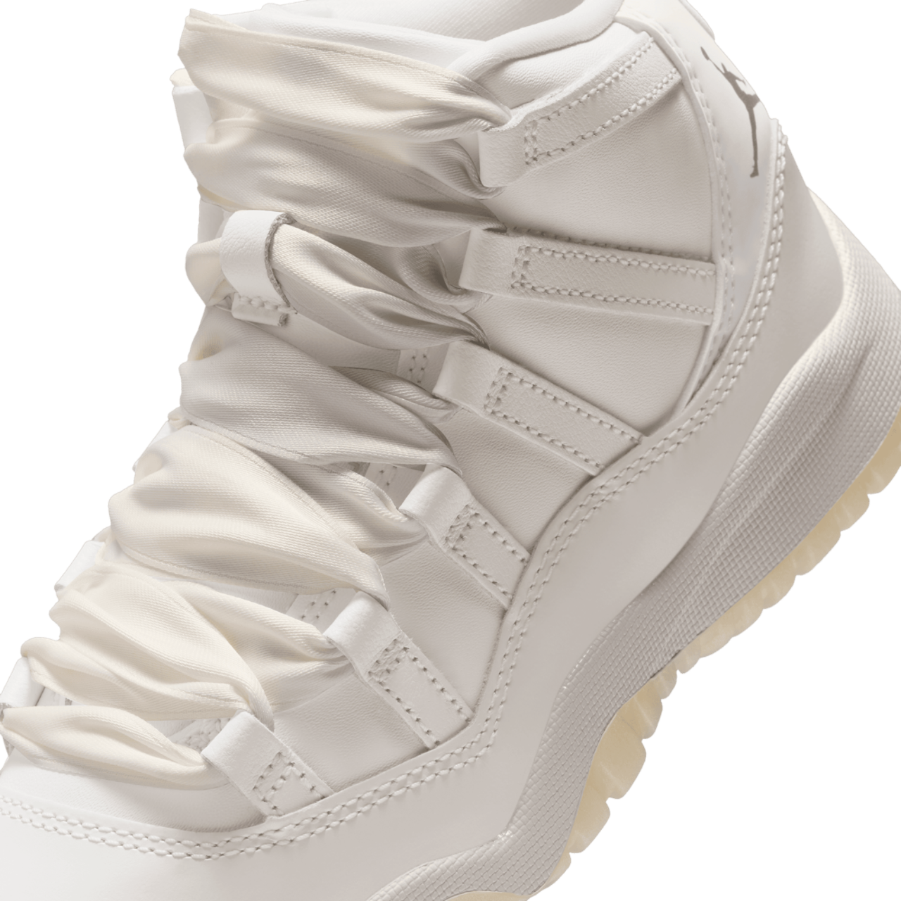 Jordan Retro 11 Image 7 of 8. Tap to open photo gallery.