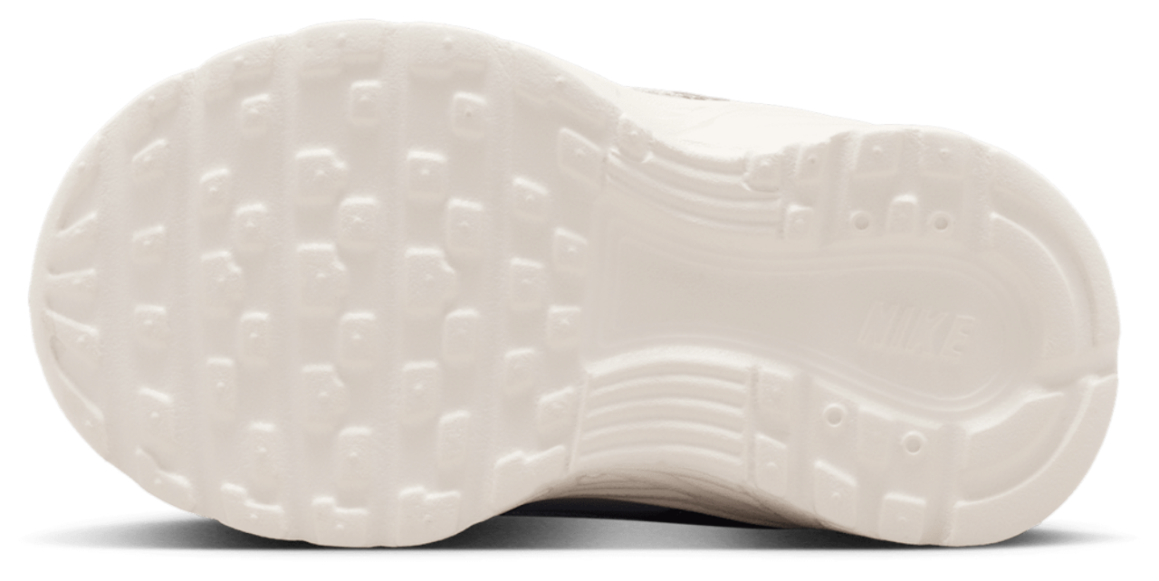 Nike P-6000 Image 5 of 5. Tap to open photo gallery.