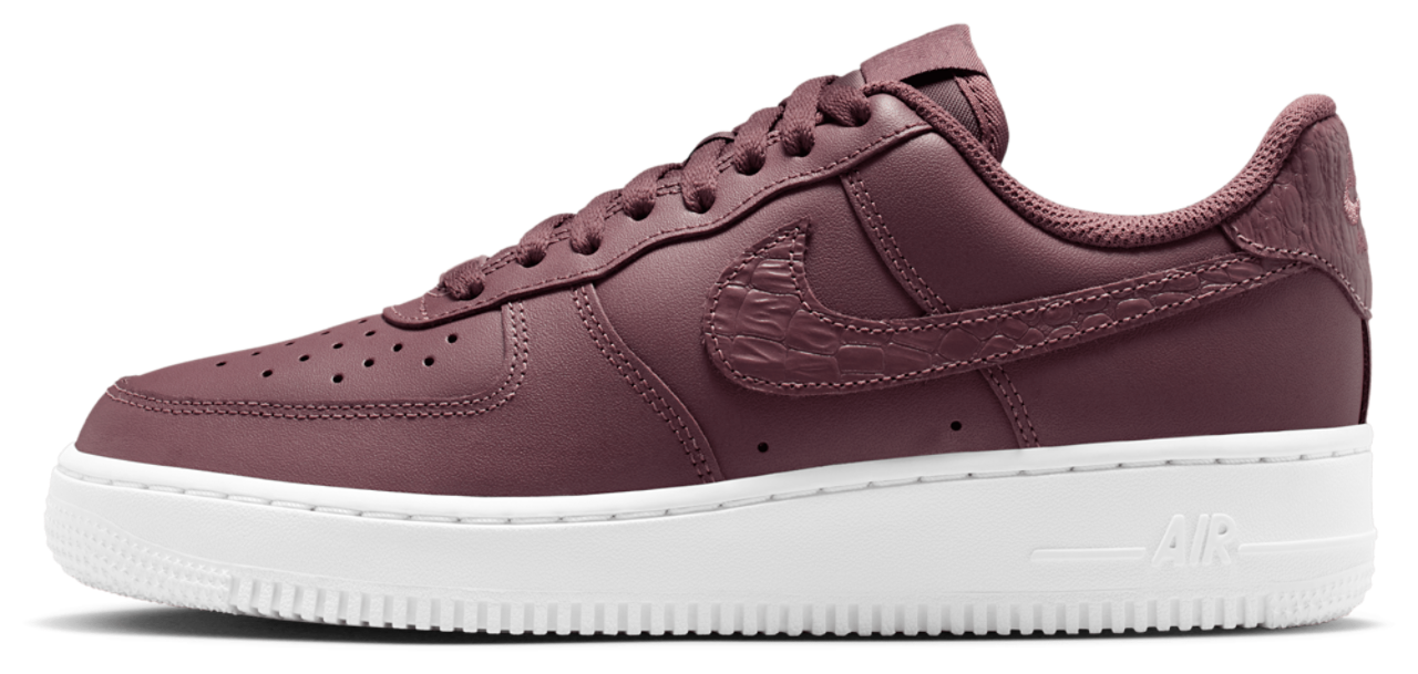 Nike Air Force 1 '07 SE Image 2 of 5. Tap to open photo gallery.