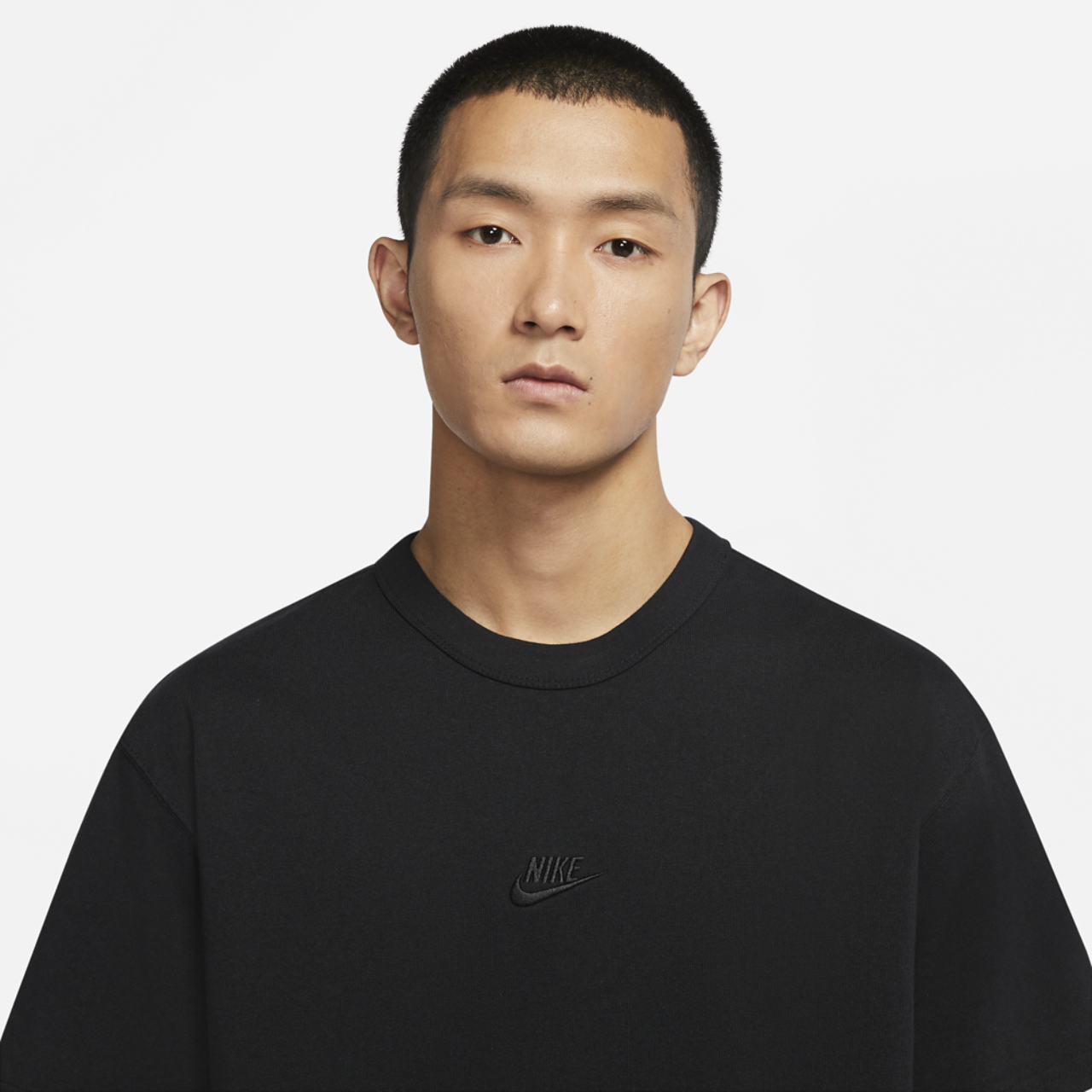 Nike NSW Premium Essentials SUST T-Shirt Image 4 of 5. Tap to open photo gallery.