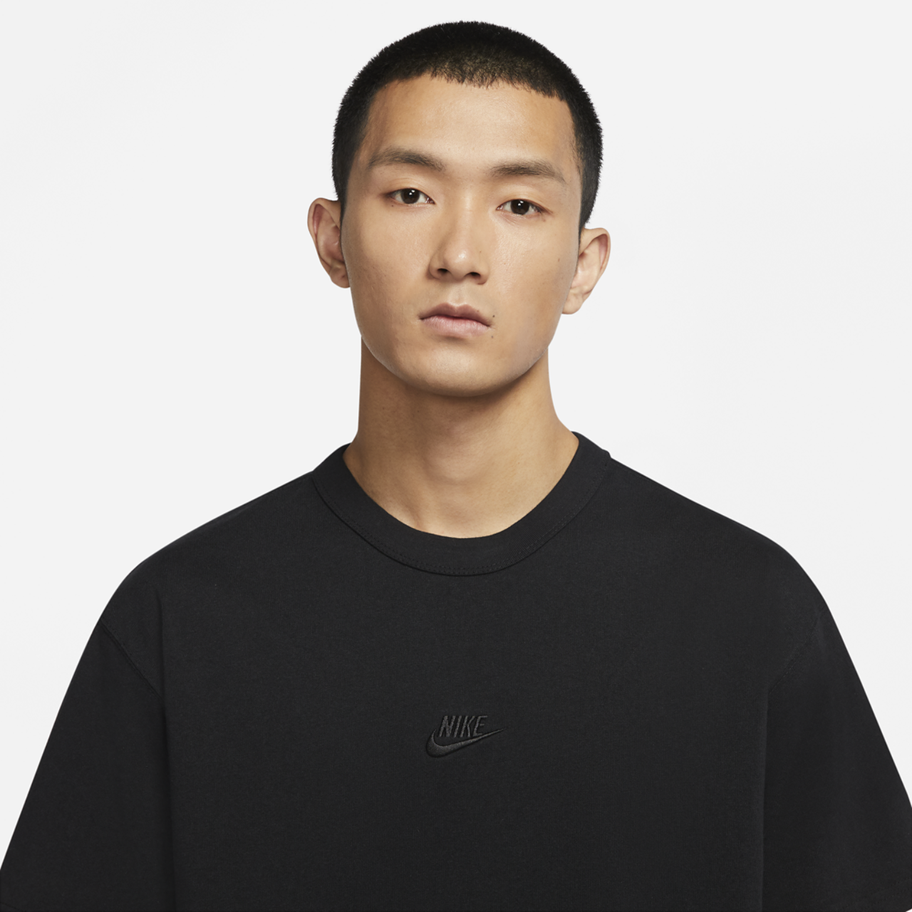Nike NSW Premium Essentials SUST T-Shirt Image 4 of 5. Tap to open photo gallery.