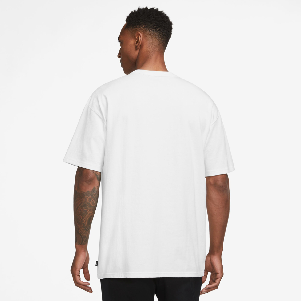 Nike NSW Premium Essentials SUST T-Shirt Image 3 of 3. Tap to open photo gallery.