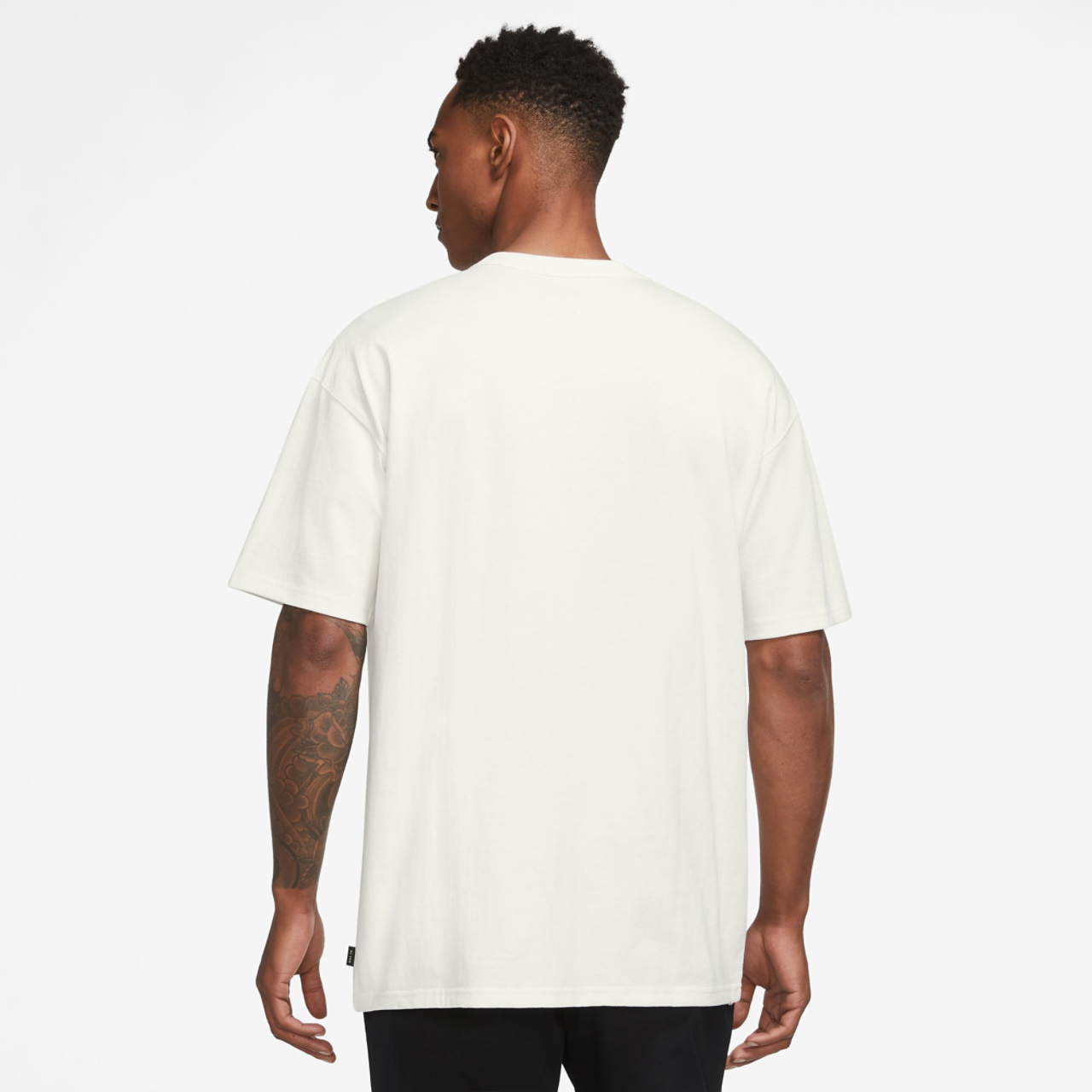 Nike NSW Premium Essentials SUST T-Shirt Image 3 of 3. Tap to open photo gallery.