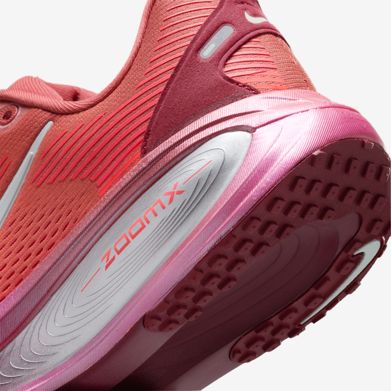Nike Vomero 18 Image 8 of 8. Tap to open photo gallery.