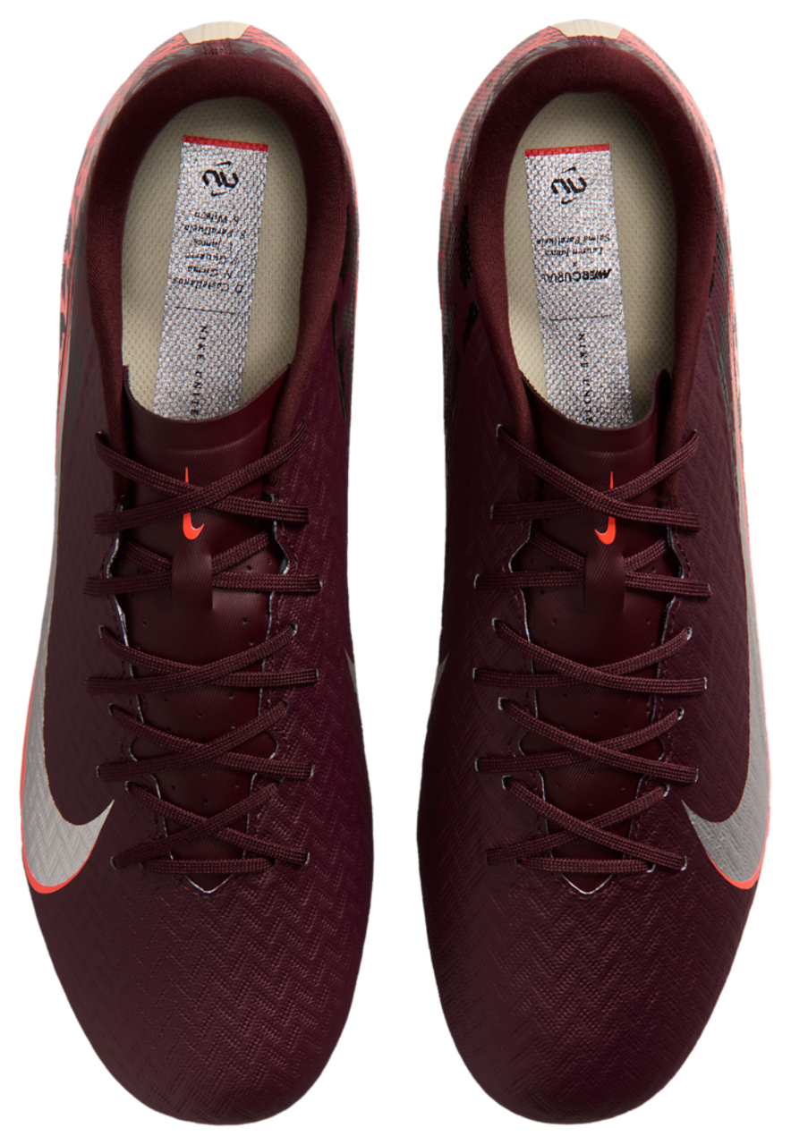 Nike Zoom Vapor 16 Academy FG/MG Image 4 of 5. Tap to open photo gallery.