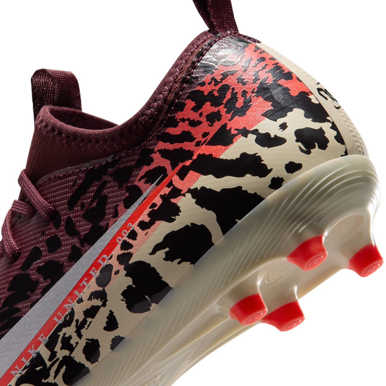Nike JR Zoom Vapor 16 Academy FG/MG Image 8 of 9. Tap to open photo gallery.