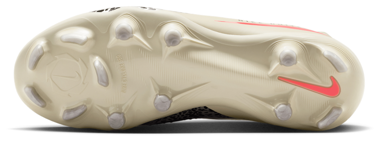 Nike Phantom 6 Low Academy FG/MG Image 5 of 5. Tap to open photo gallery.