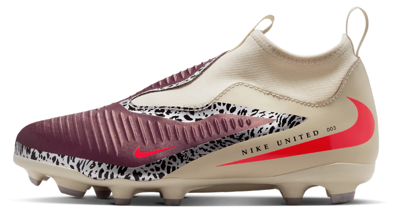 Nike Phantom 6 High Academy FG/MG Image 2 of 5. Tap to open photo gallery.