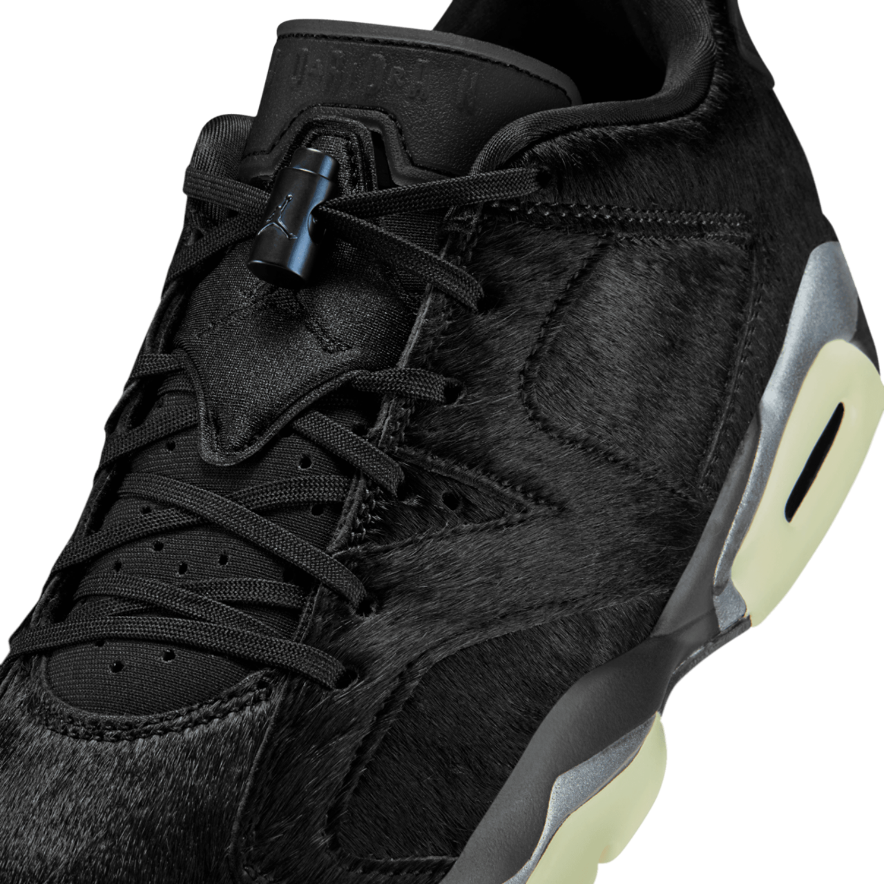 Jordan Retro 6 Low Image 7 of 8. Tap to open photo gallery.