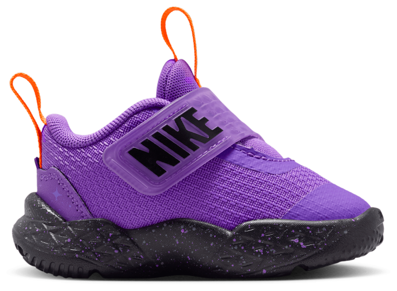 Nike Team Hustle D 12 SE Image 1 of 8. Tap to open photo gallery.