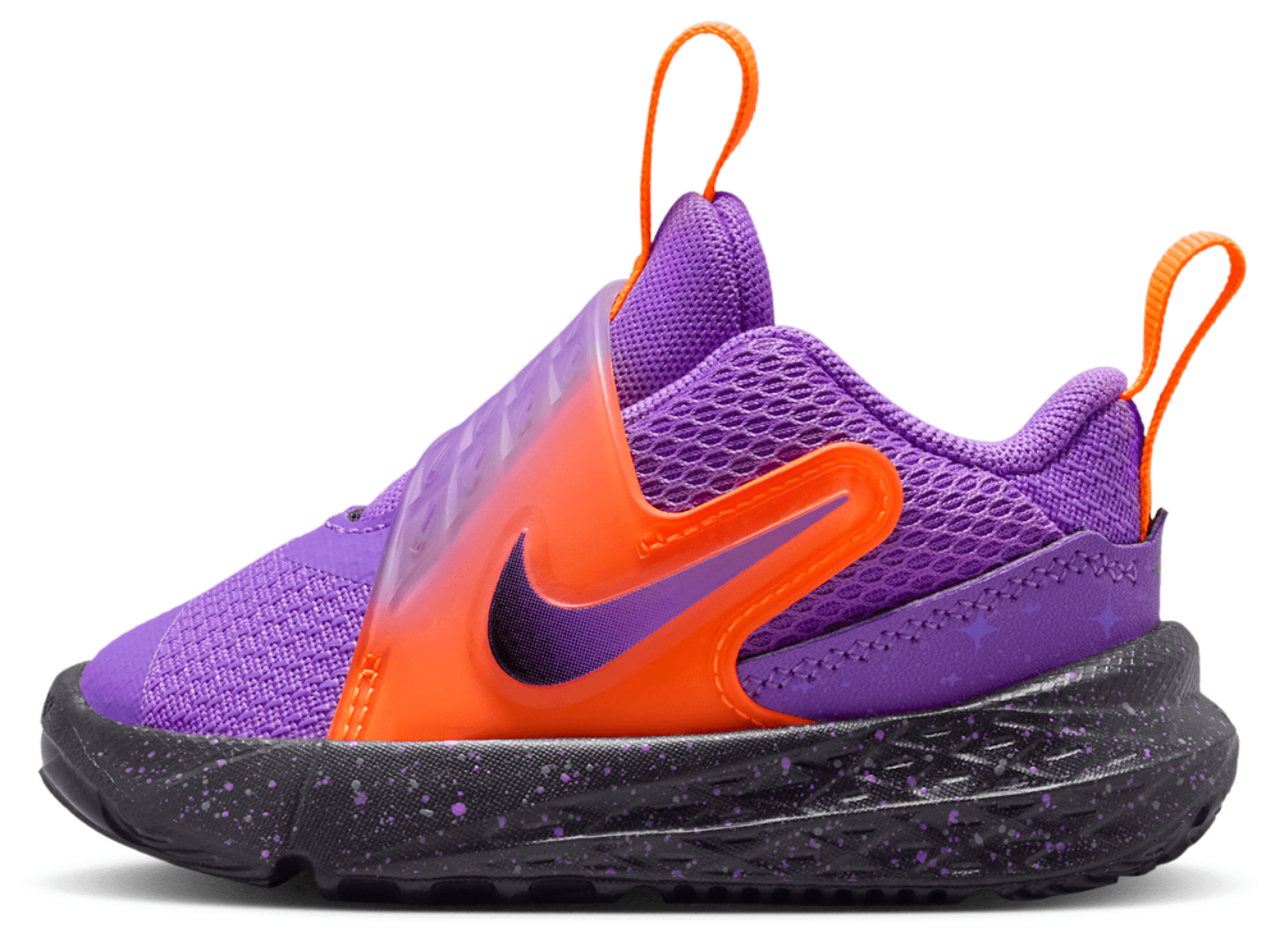 Nike Team Hustle D 12 SE Image 2 of 8. Tap to open photo gallery.