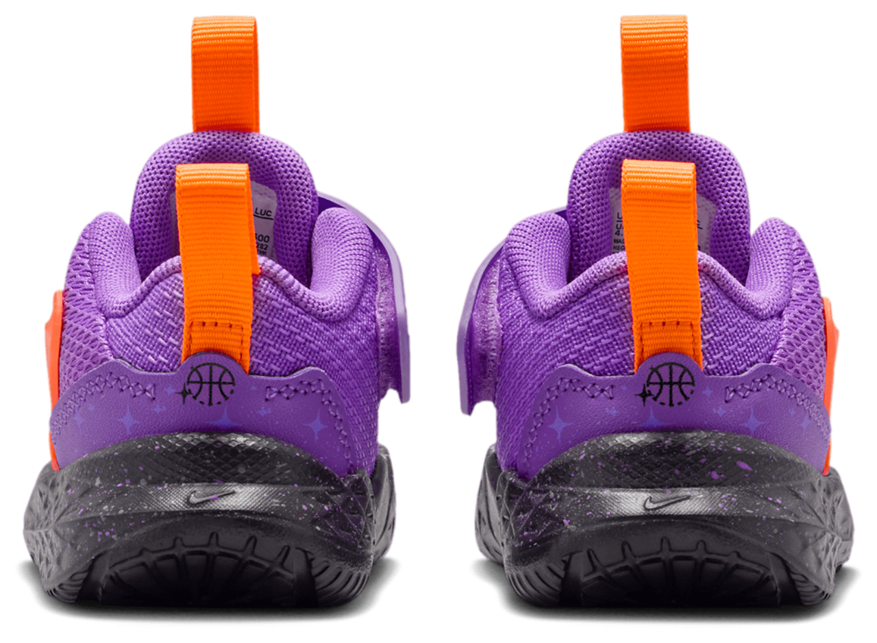 Nike Team Hustle D 12 SE Image 3 of 8. Tap to open photo gallery.