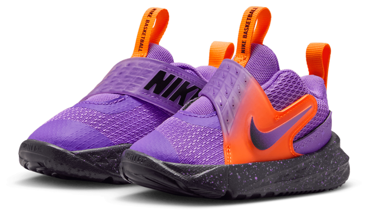 Nike Team Hustle D 12 SE Image 6 of 8. Tap to open photo gallery.