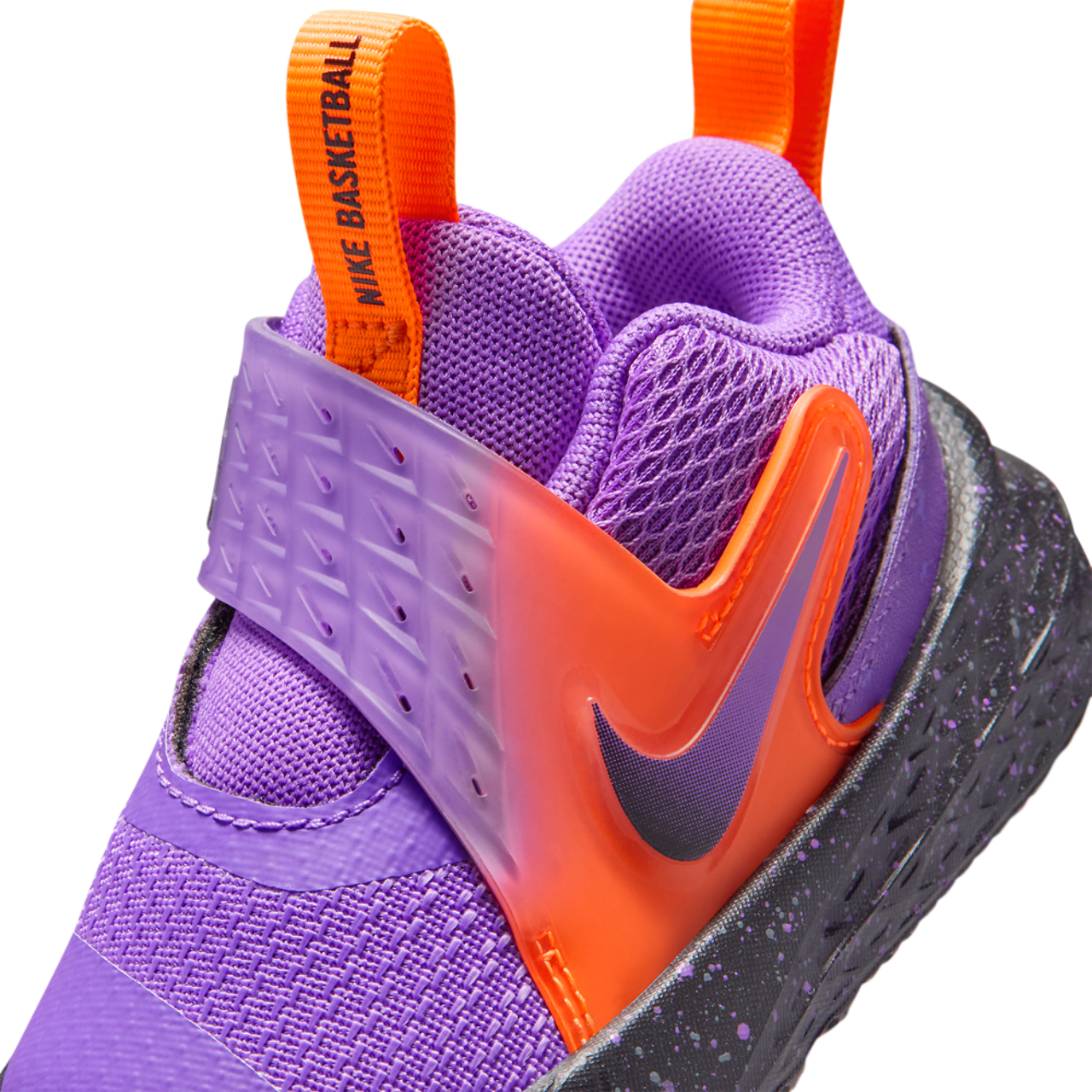 Nike Team Hustle D 12 SE Image 7 of 8. Tap to open photo gallery.