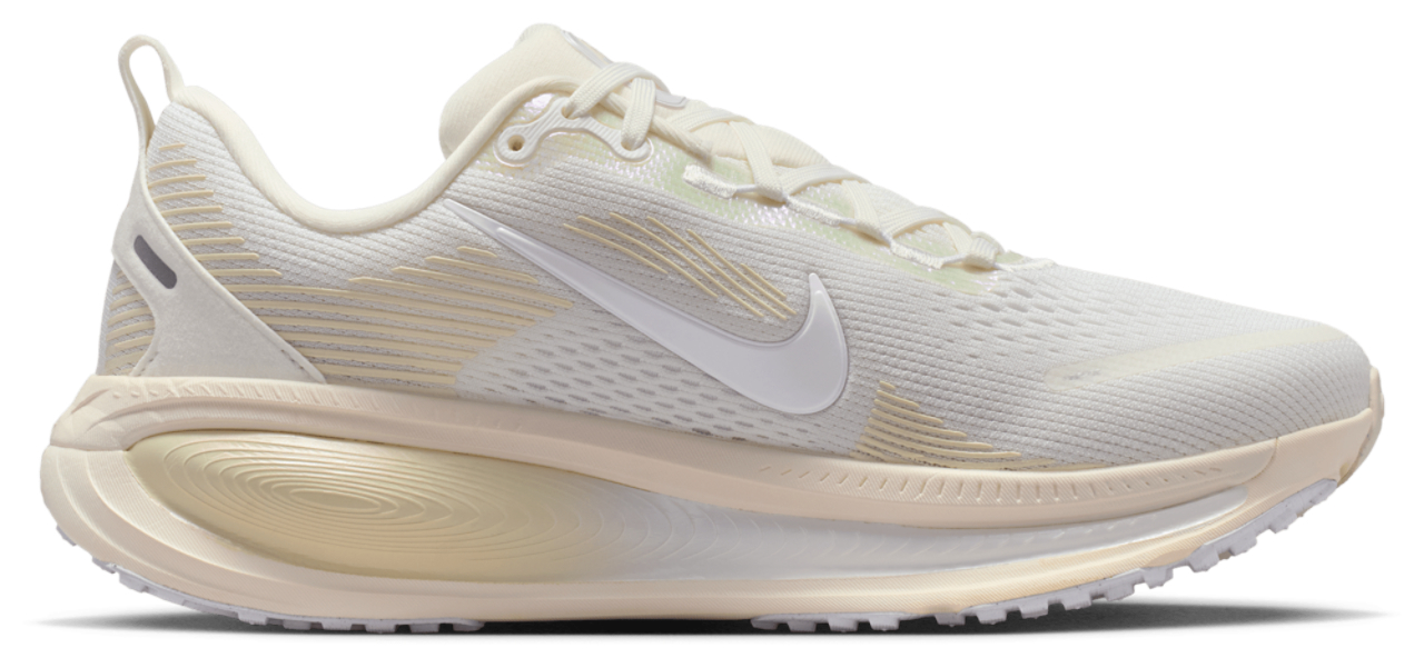 Nike Vomero 18 ESS - Women's | Foot Locker