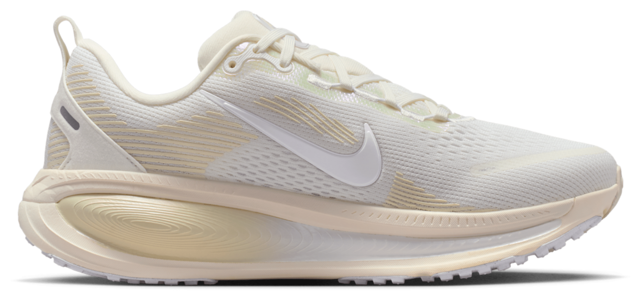 Nike Vomero 18 ESS - Women's | Foot Locker