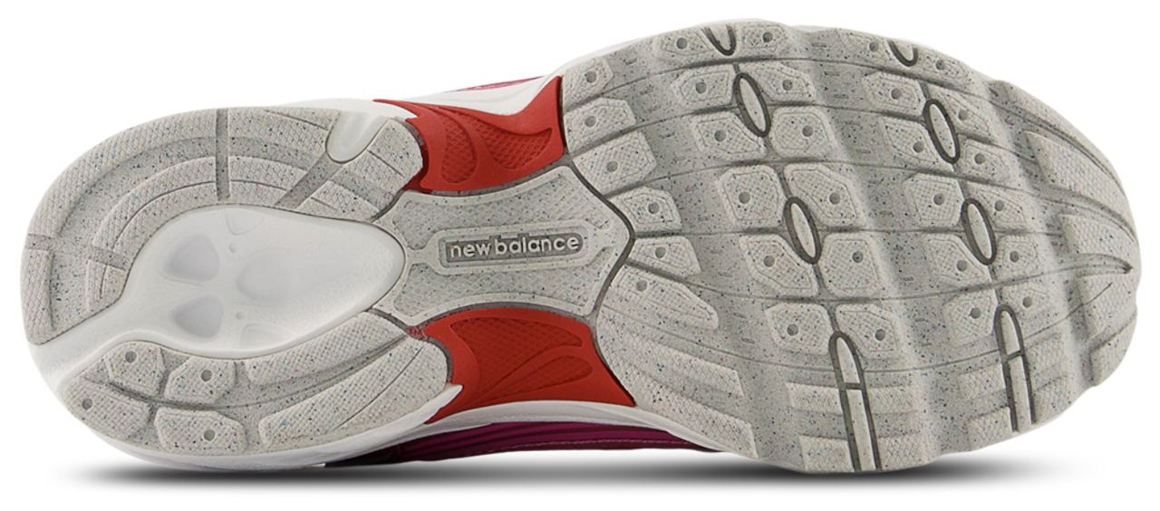 New Balance 530 Image 4 of 4. Tap to open photo gallery.