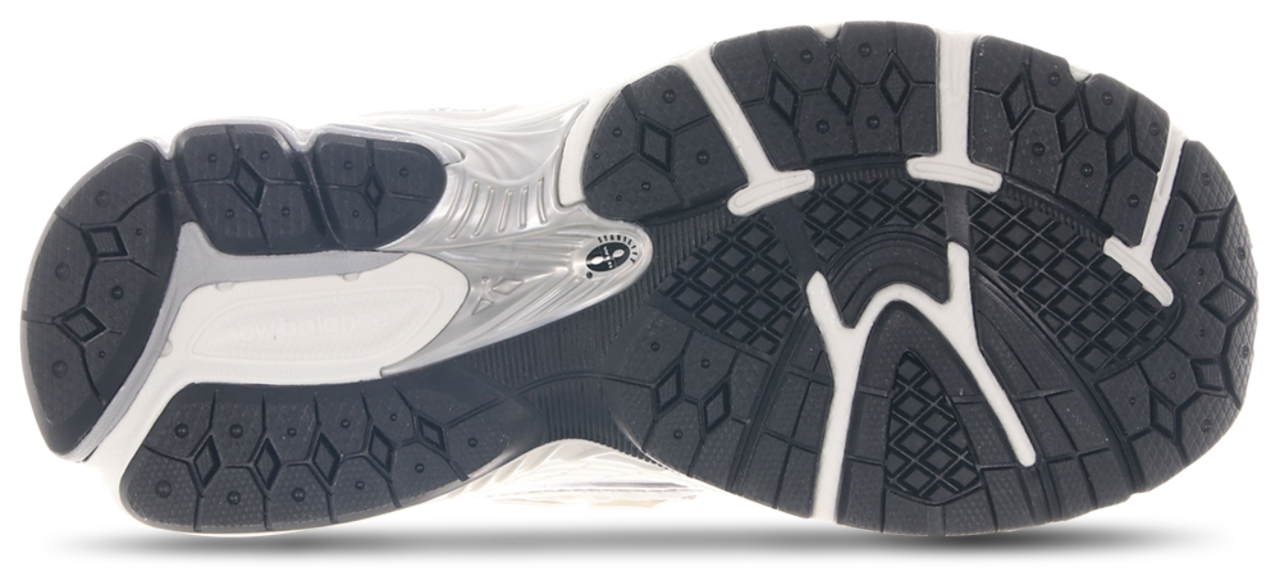 New Balance 1906 Image 4 of 4. Tap to open photo gallery.