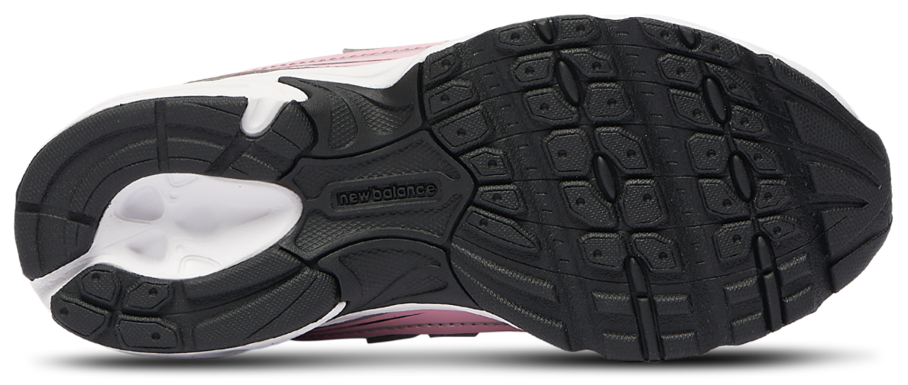 New Balance 740 Image 5 of 5. Tap to open photo gallery.