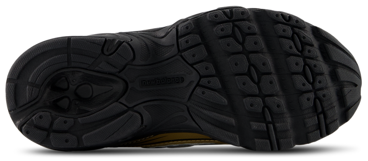 New Balance 740 Image 4 of 4. Tap to open photo gallery.
