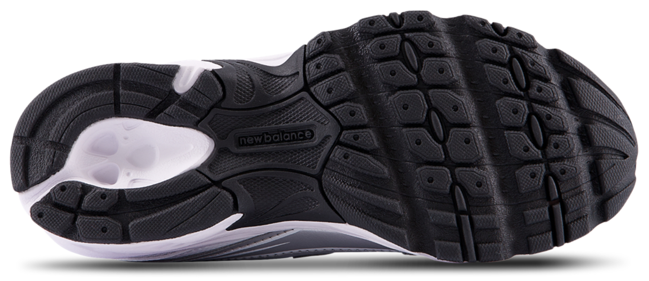 New Balance 740 Image 4 of 4. Tap to open photo gallery.