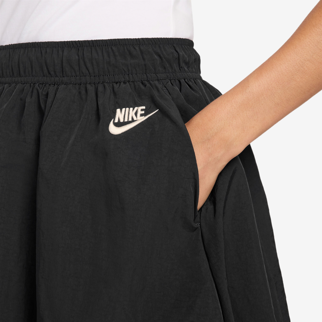 Nike NSW Bubble Skirt Image 4 of 4. Tap to open photo gallery.