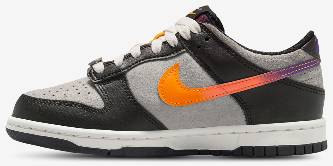 Nike Dunk Low Image 2 of 5. Tap to open photo gallery.