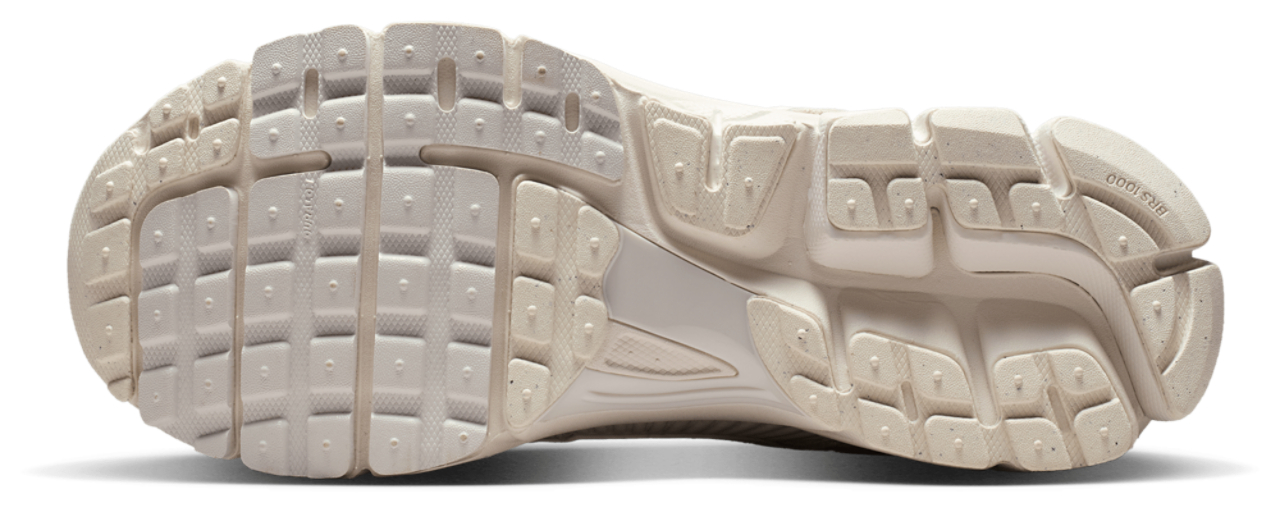 Nike Zoom Vomero 5 Image 5 of 5. Tap to open photo gallery.