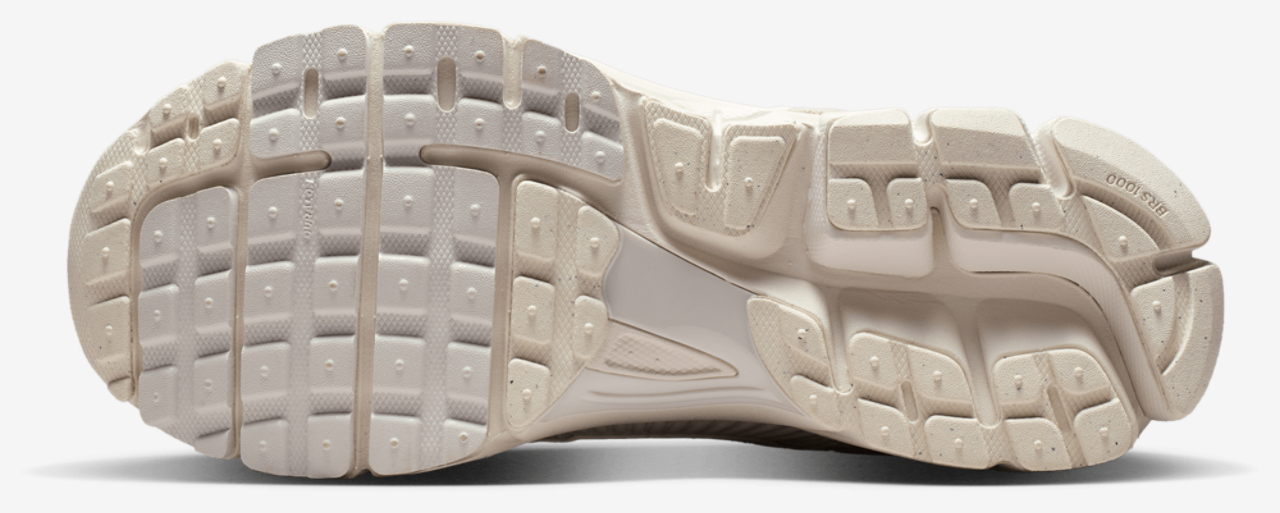 Nike Zoom Vomero 5 Image 5 of 5. Tap to open photo gallery.