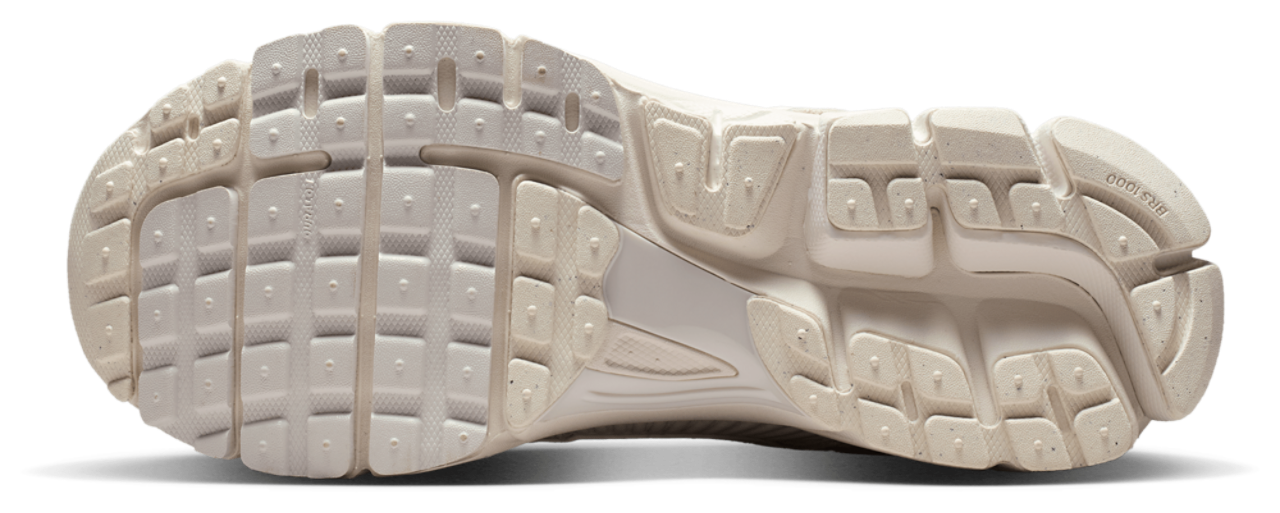 Nike Zoom Vomero 5 Image 5 of 5. Tap to open photo gallery.