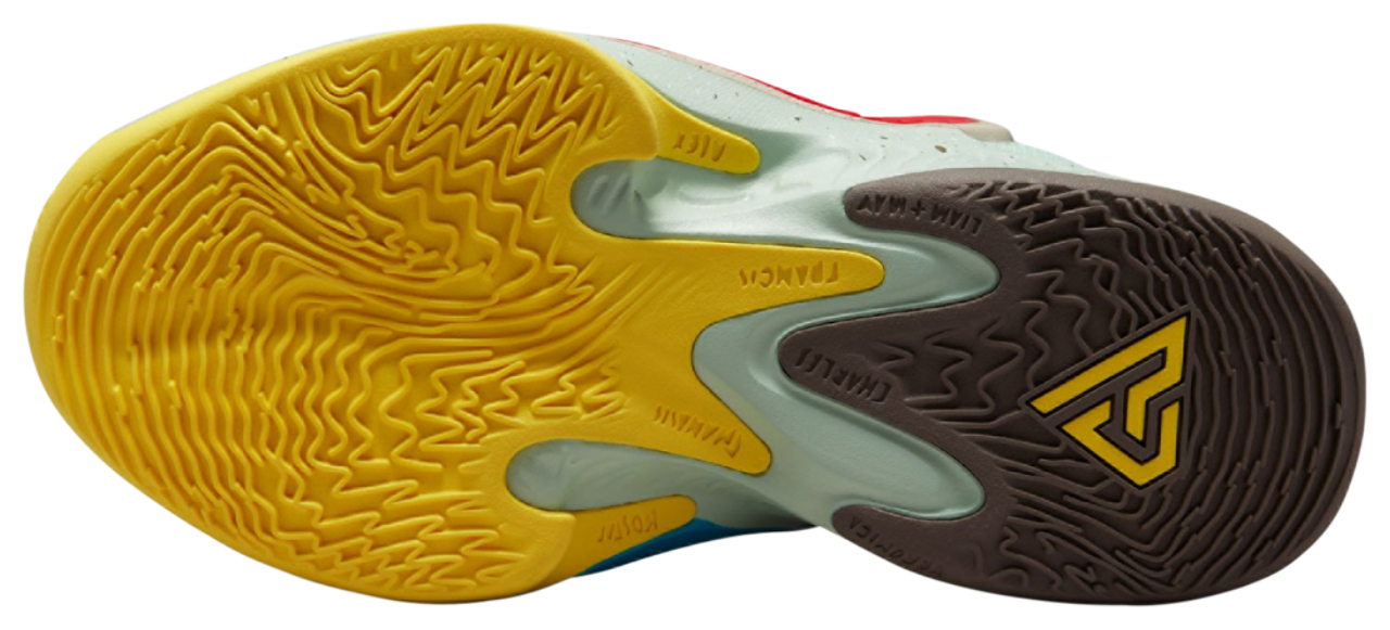 Nike Zoom Freak 4 SE Image 5 of 5. Tap to open photo gallery.