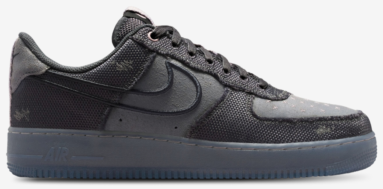 Nike Air Force 1 '07 Image 1 of 5. Tap to open photo gallery.