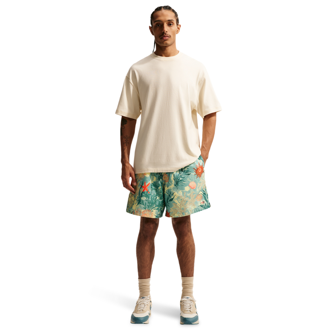 Nike Club Spring B Flow Short Image 3 of 4. Tap to open photo gallery.