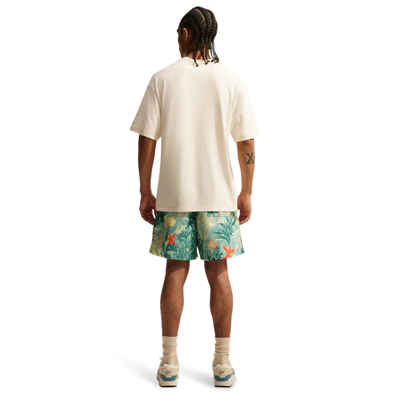 Nike Club Spring B Flow Short Image 4 of 4. Tap to open photo gallery.