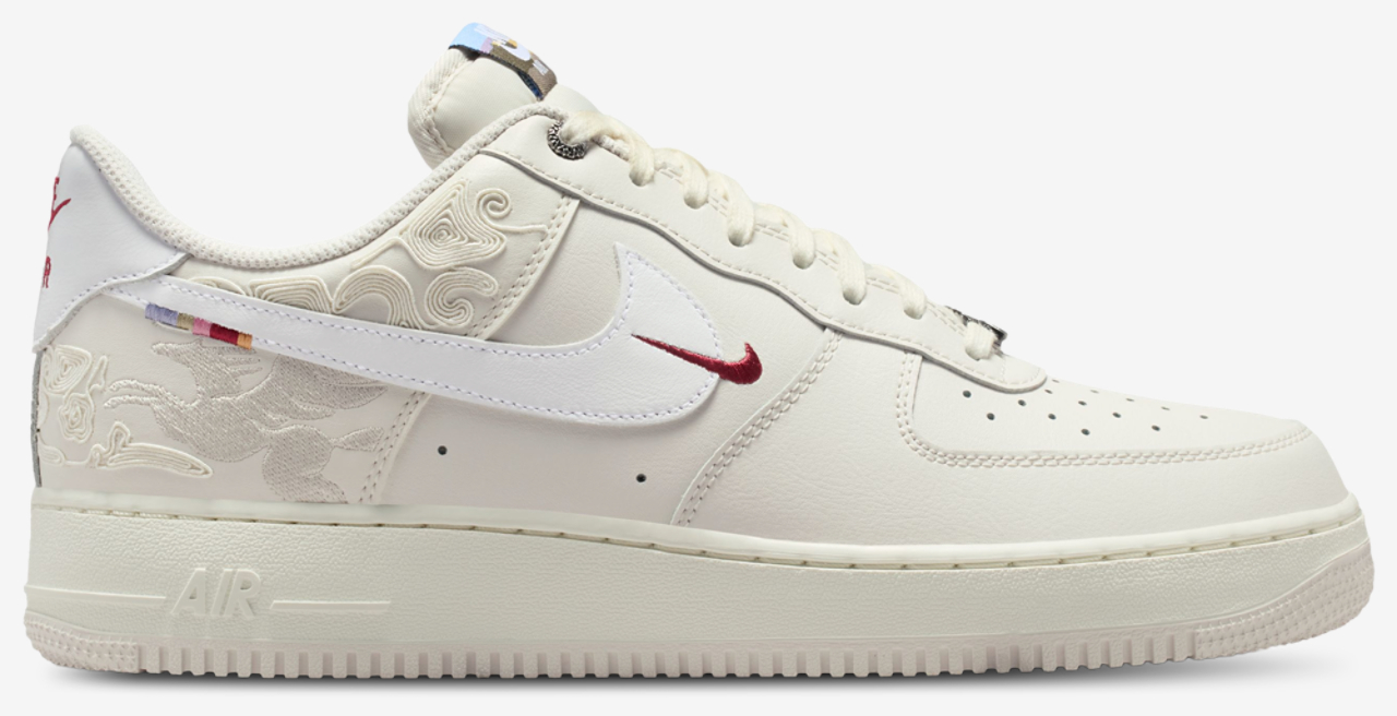 Nike Air Force 1 '07 Image 1 of 5. Tap to open photo gallery.