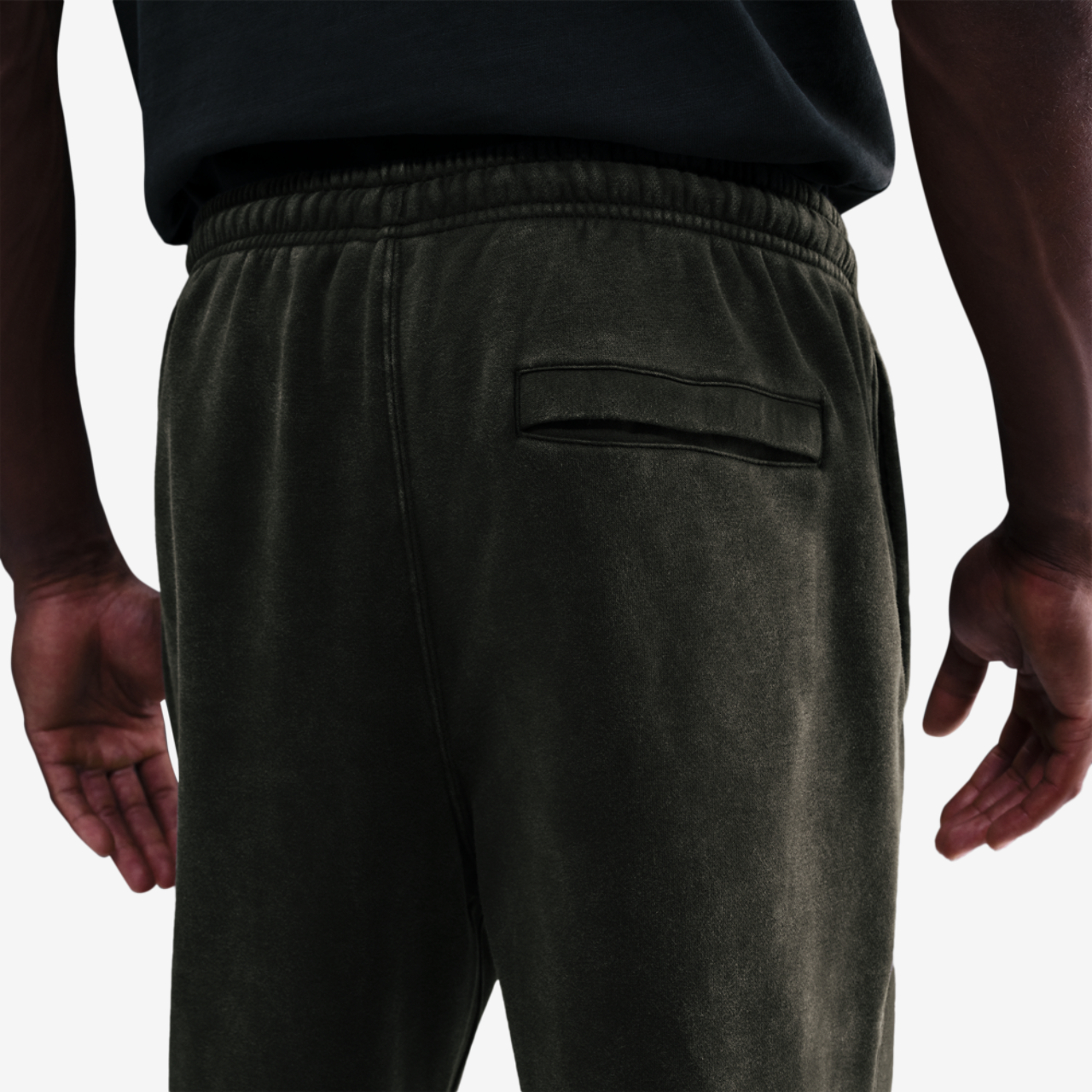 Nike CWash Club Basketball Cuff Pants Image 2 of 4. Tap to open photo gallery.