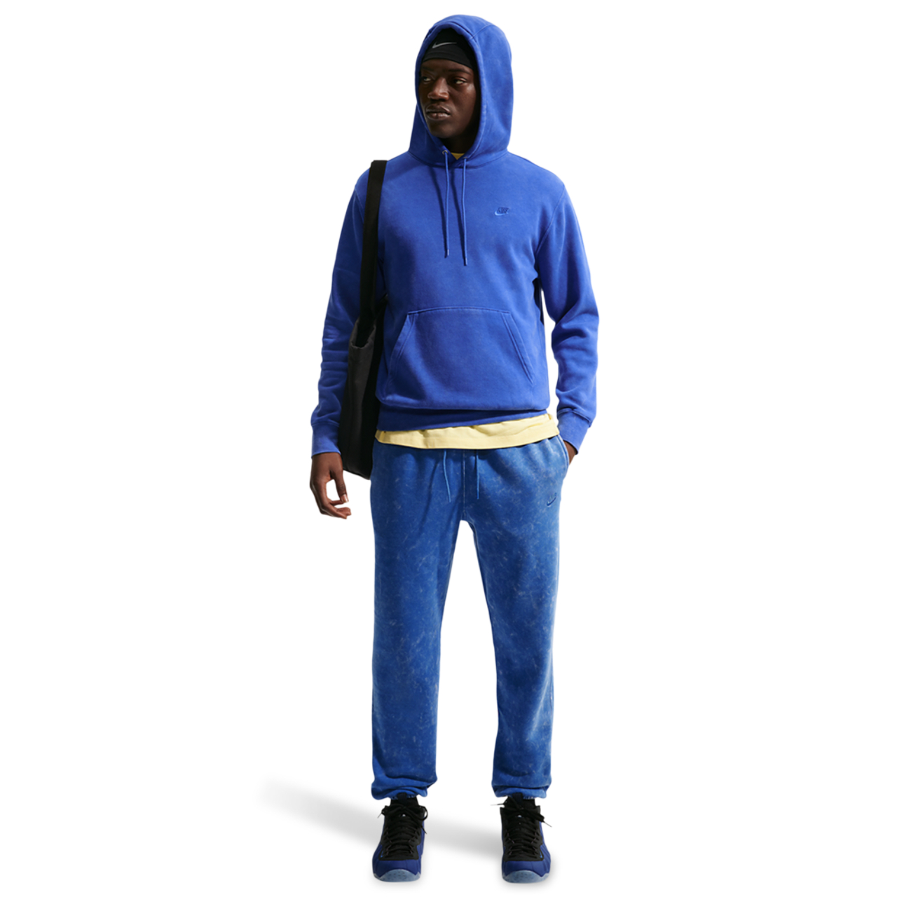 Nike CWash Club Basketball Cuff Pants Image 3 of 4. Tap to open photo gallery.