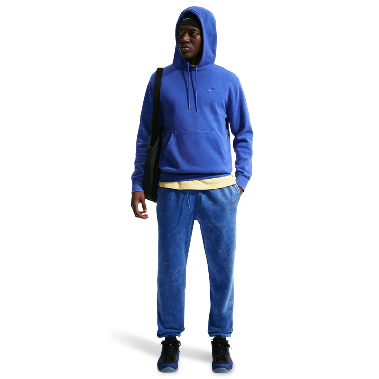 Nike CWash Club Basketball Cuff Pants Image 3 of 4. Tap to open photo gallery.